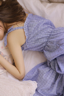 一女多男3根一起进去描述